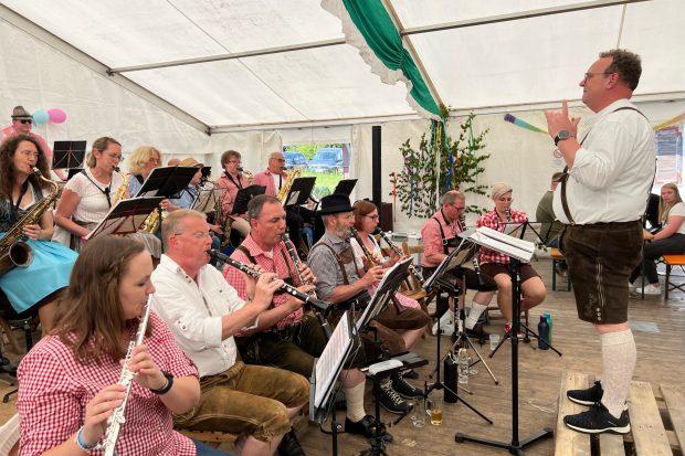 1ACFB938-DBBA-4E12-9A2D-127F01797561